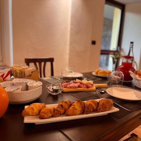 קוסטיליולה ד'אסטי Agriturismo Podere La Piazza מראה חיצוני תמונה