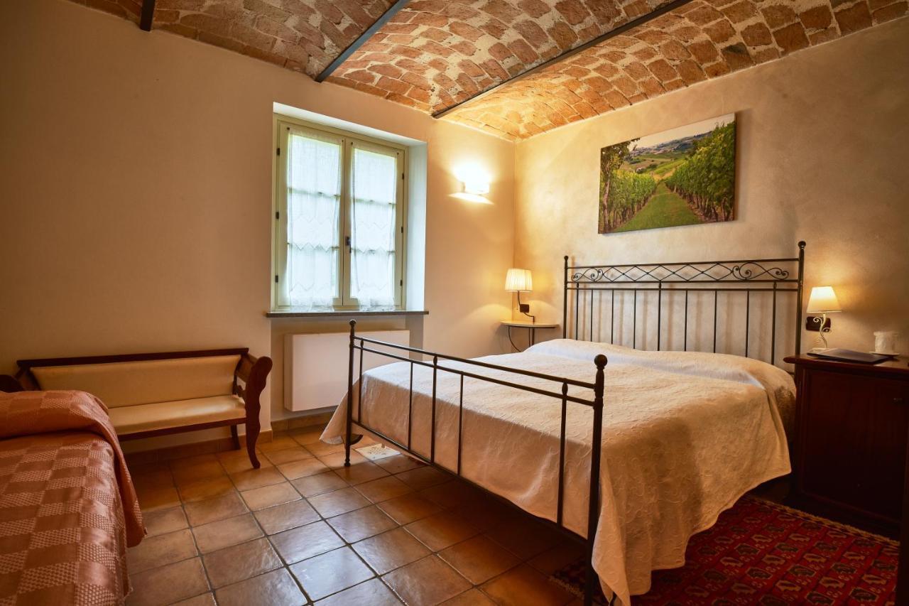 קוסטיליולה ד'אסטי Agriturismo Podere La Piazza מראה חיצוני תמונה