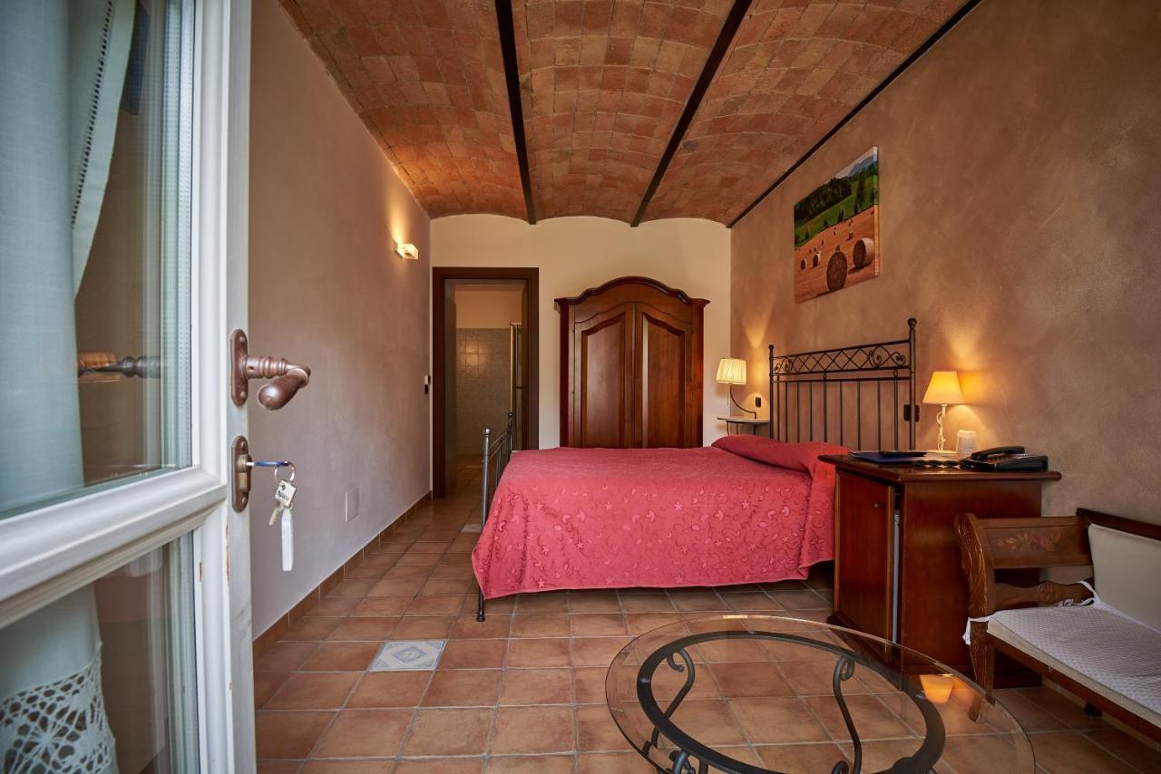 קוסטיליולה ד'אסטי Agriturismo Podere La Piazza מראה חיצוני תמונה