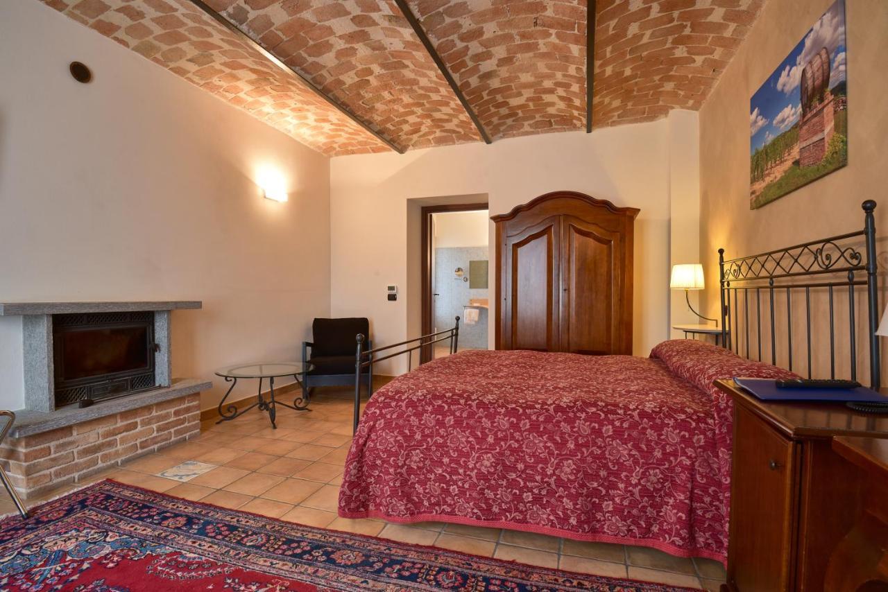 קוסטיליולה ד'אסטי Agriturismo Podere La Piazza מראה חיצוני תמונה