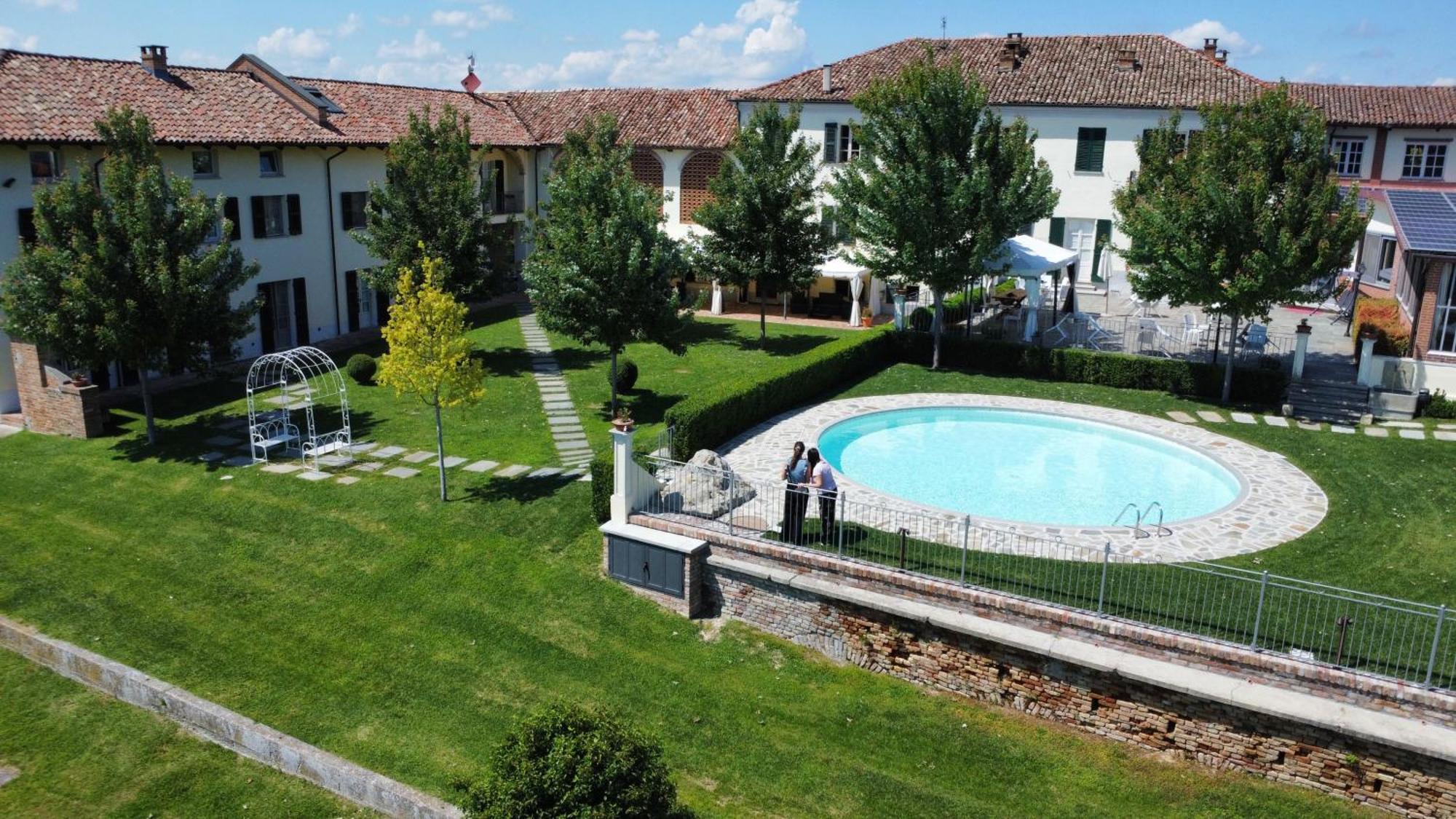 קוסטיליולה ד'אסטי Agriturismo Podere La Piazza מראה חיצוני תמונה