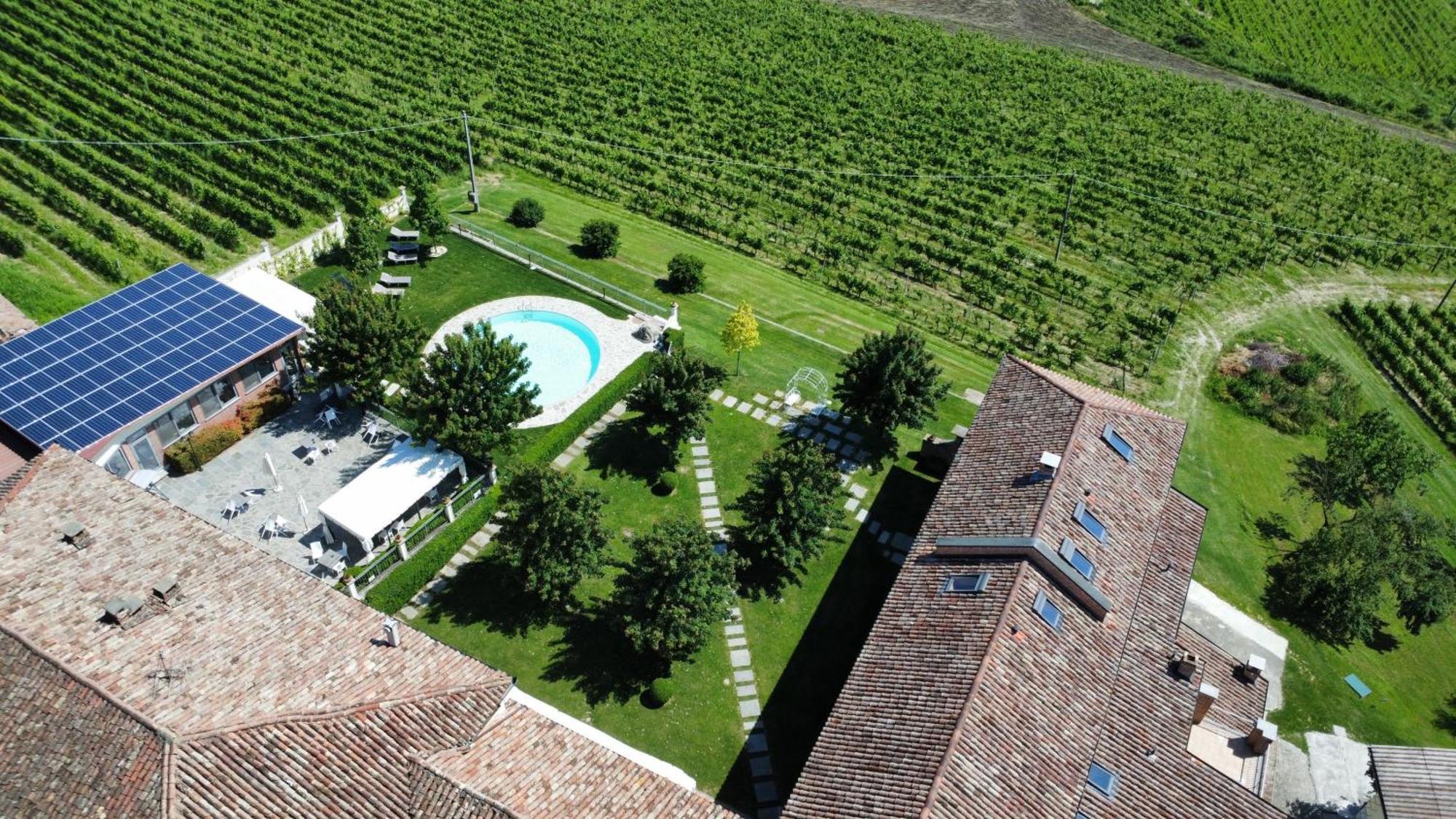 קוסטיליולה ד'אסטי Agriturismo Podere La Piazza מראה חיצוני תמונה