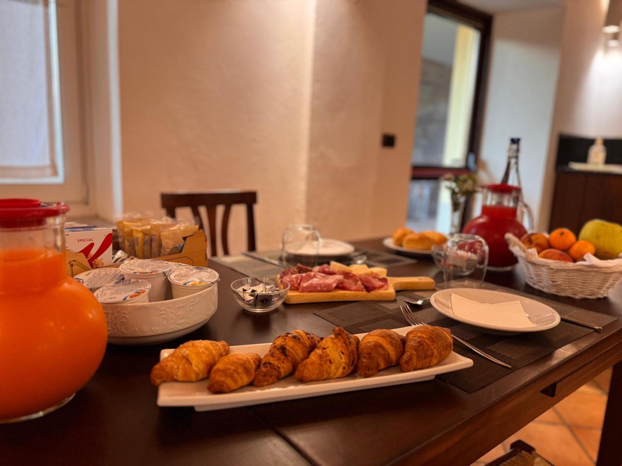 קוסטיליולה ד'אסטי Agriturismo Podere La Piazza מראה חיצוני תמונה